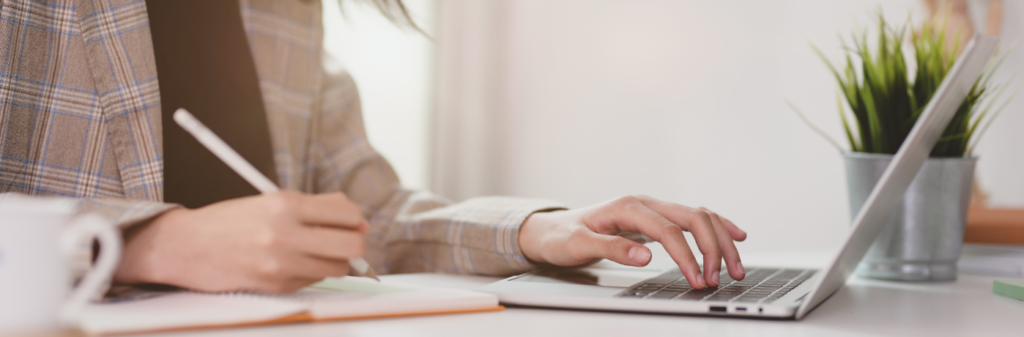 How To Write An Effective Blog Post For Your Audience And Customers