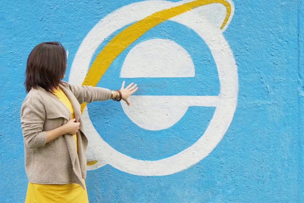 Internet Explorer Says Adieu Forever